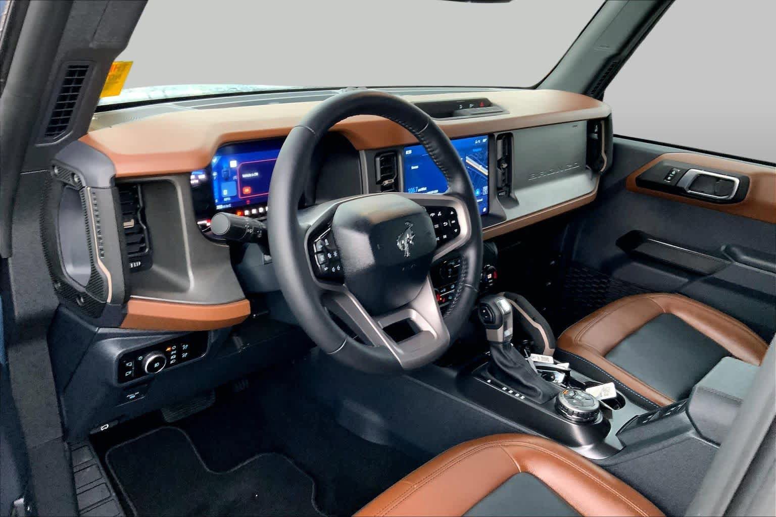 Used 2024 Ford Bronco Outer Banks AWD/4WD image 16