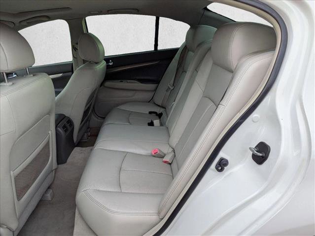 Used 2011 INFINITI G37 Journey w/ Premium Pkg image 12