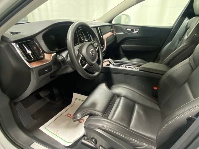 Used 2023 Volvo XC60 B6 Ultimate image 9