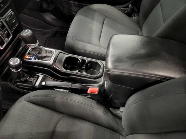 Used 2019 Jeep Wrangler Unlimited Sahara AWD/4WD image 21