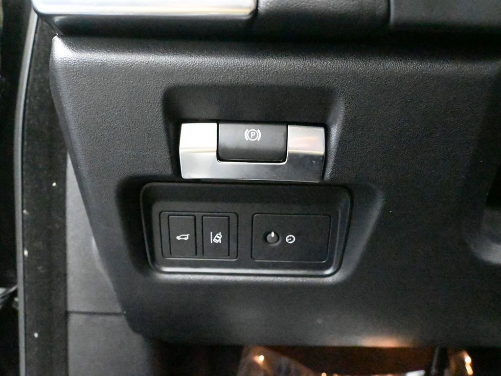 Used 2020 Jaguar E-PACE SE image 35