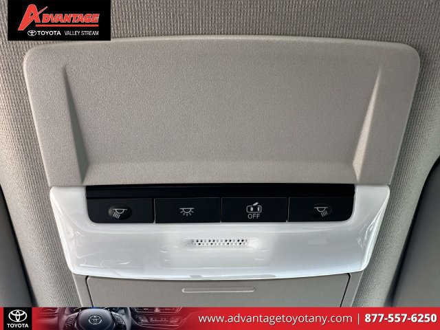 Used 2025 Nissan Sentra S FWD image 35