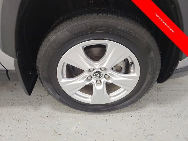 Certified 2021 Toyota RAV4 XLE w/ Convenience Package image 9
