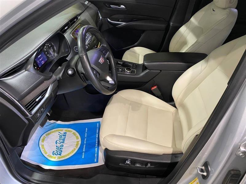 Used 2020 Cadillac XT4 Sport w/ Driver Awareness Package FWD image 11