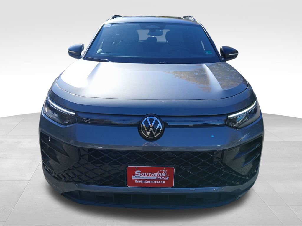 New 2026 Volkswagen Tiguan SE R-Line FWD image 8