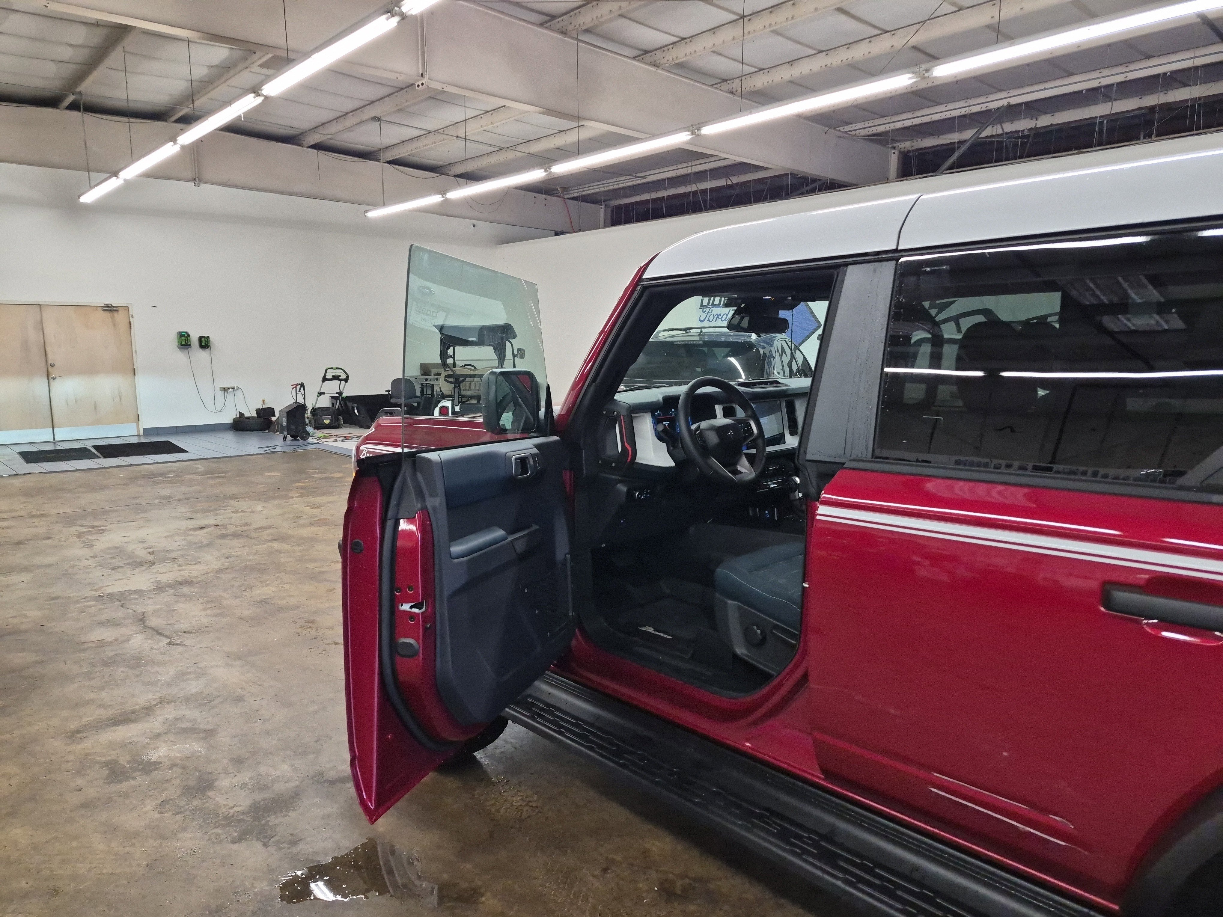 New 2025 Ford Bronco Heritage Edition image 9