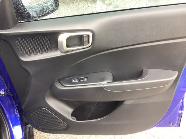 Certified 2025 Hyundai Venue SEL FWD image 19