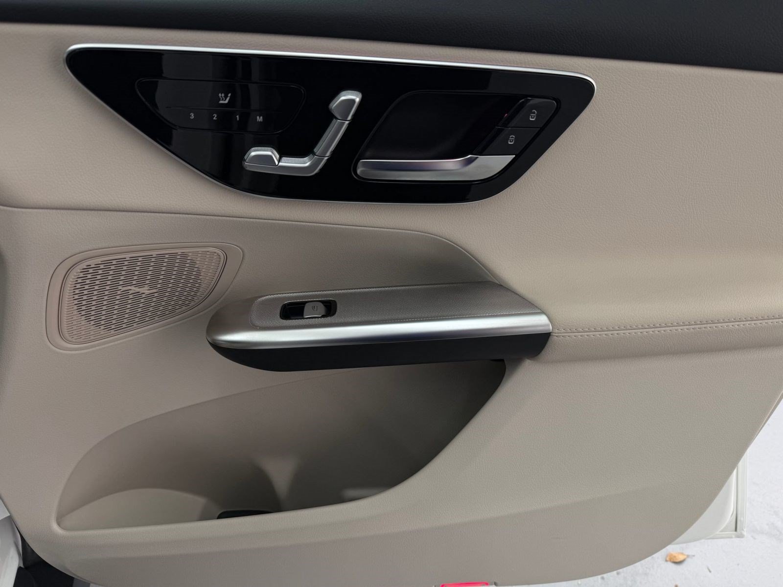 Certified 2025 Mercedes-Benz GLC 350e 4MATIC image 27