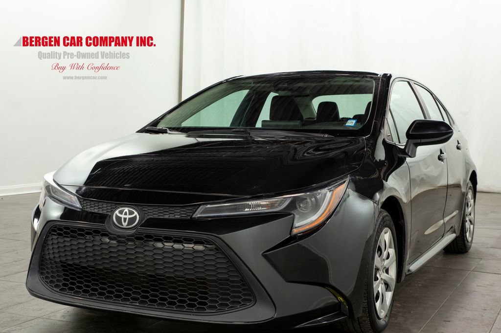 Used 2022 Toyota Corolla LE image 4