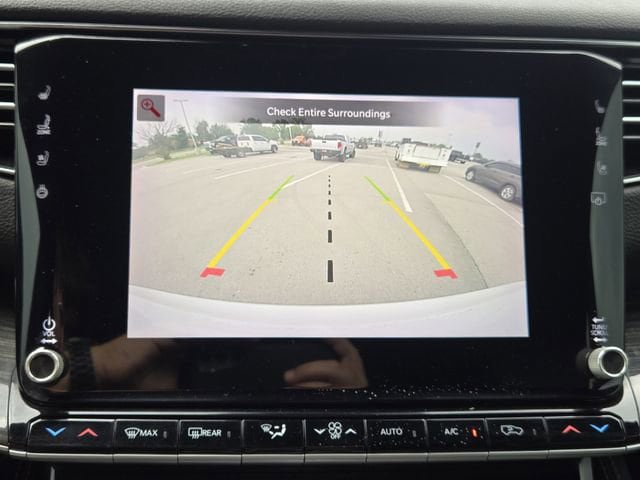 Used 2022 Jeep Wagoneer Series III w/ Premium Group I AWD/4WD image 19