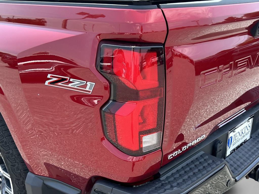 Used 2023 Chevrolet Colorado Z71 w/ Z71 Convenience Package 2 AWD/4WD image 14