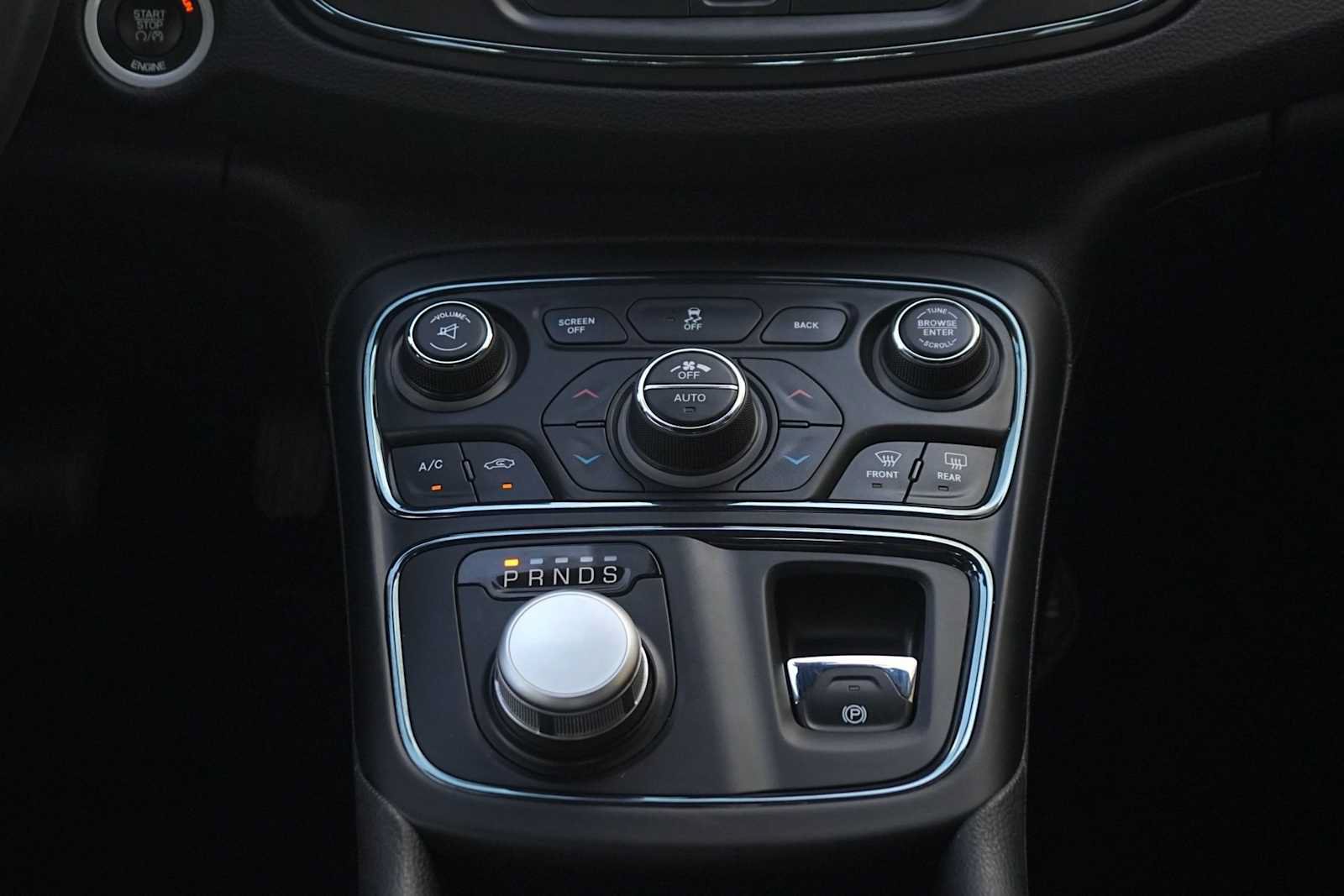 Used 2015 Chrysler 200 S w/ Navigation & Sound Group I FWD image 20