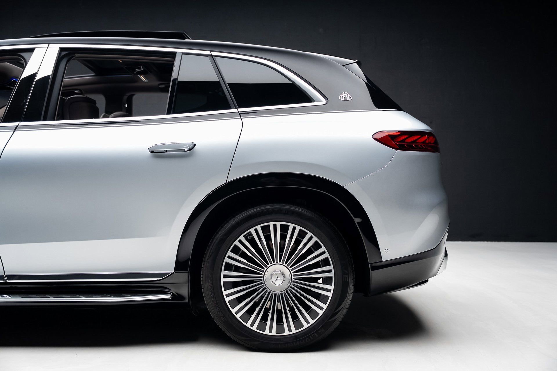 Used 2024 Mercedes-Benz Maybach EQS 680 4MATIC image 19