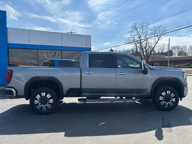 Used 2024 GMC Sierra 2500 SLT w/ SLT Premium Package image 12