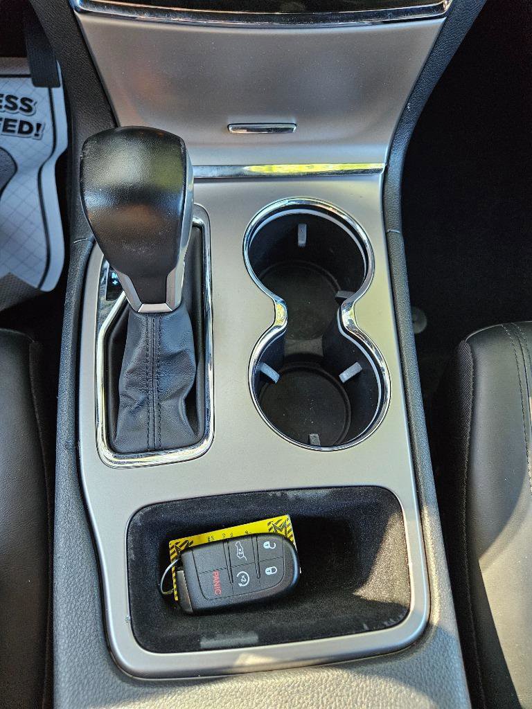 Used 2021 Jeep Grand Cherokee Limited w/ Luxury Group II image 34