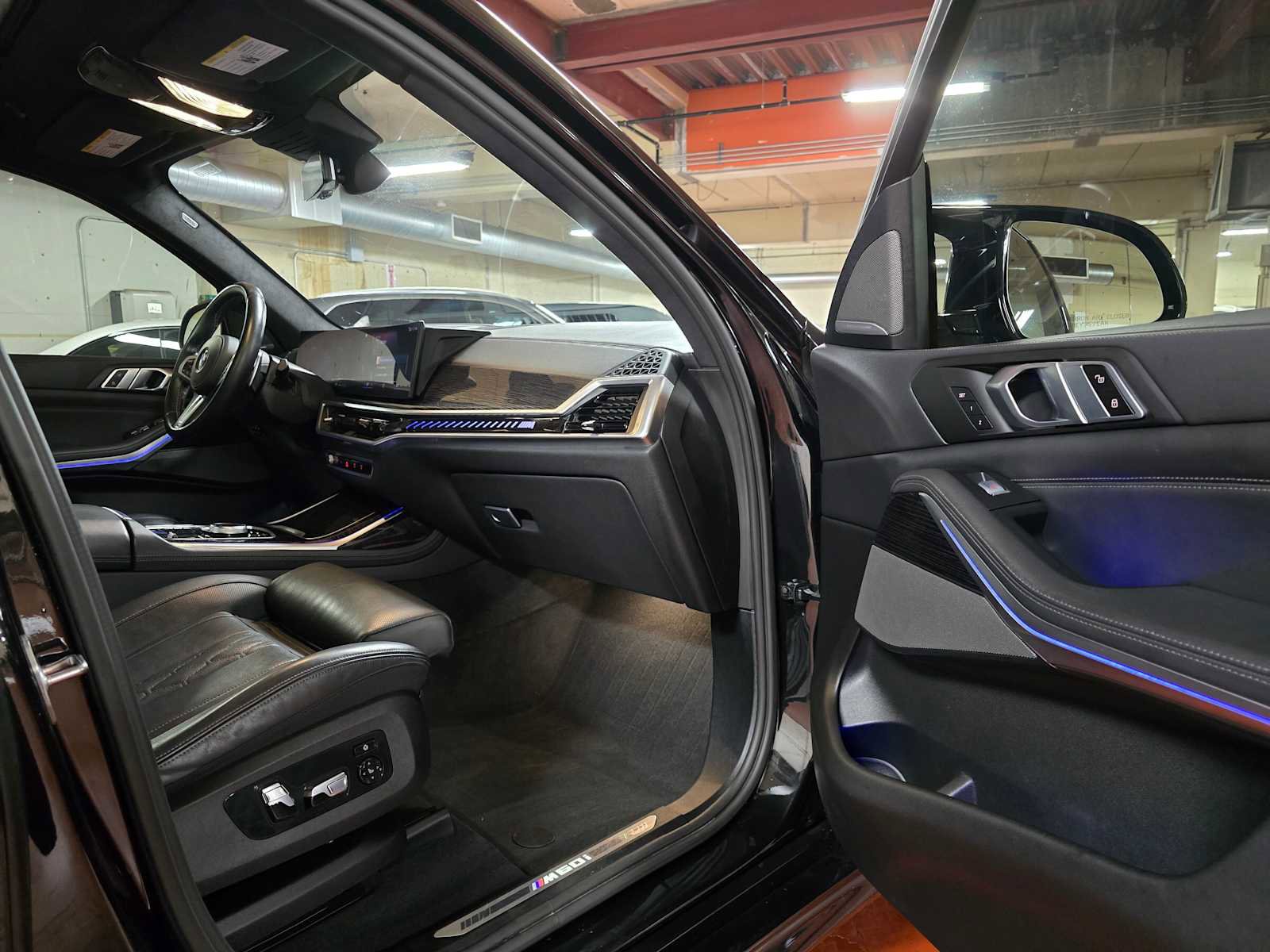 Used 2023 BMW X7 M60i w/ Climate Comfort Package image 13