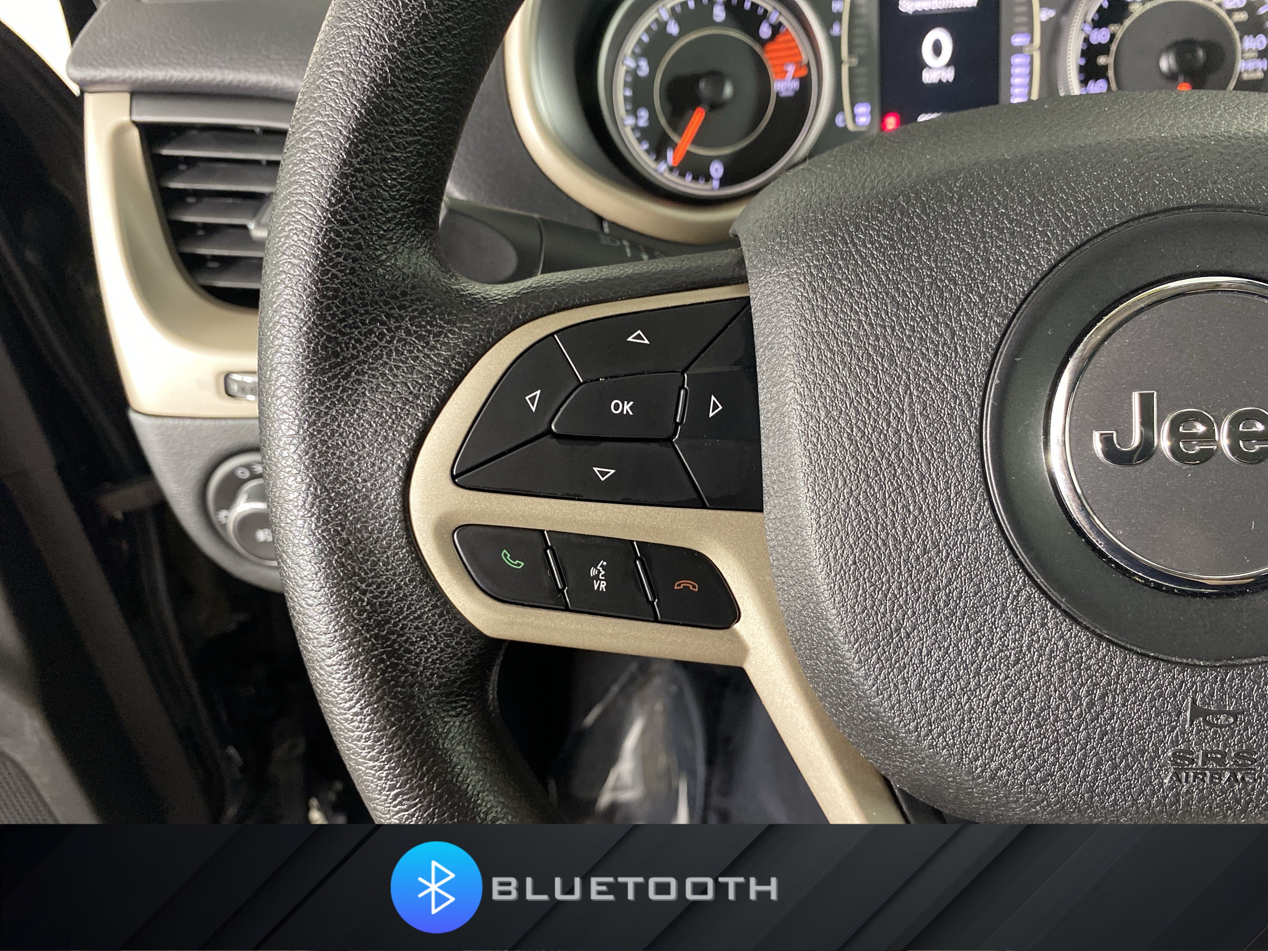 Used 2018 Jeep Cherokee Latitude w/ Safety Group AWD/4WD image 21