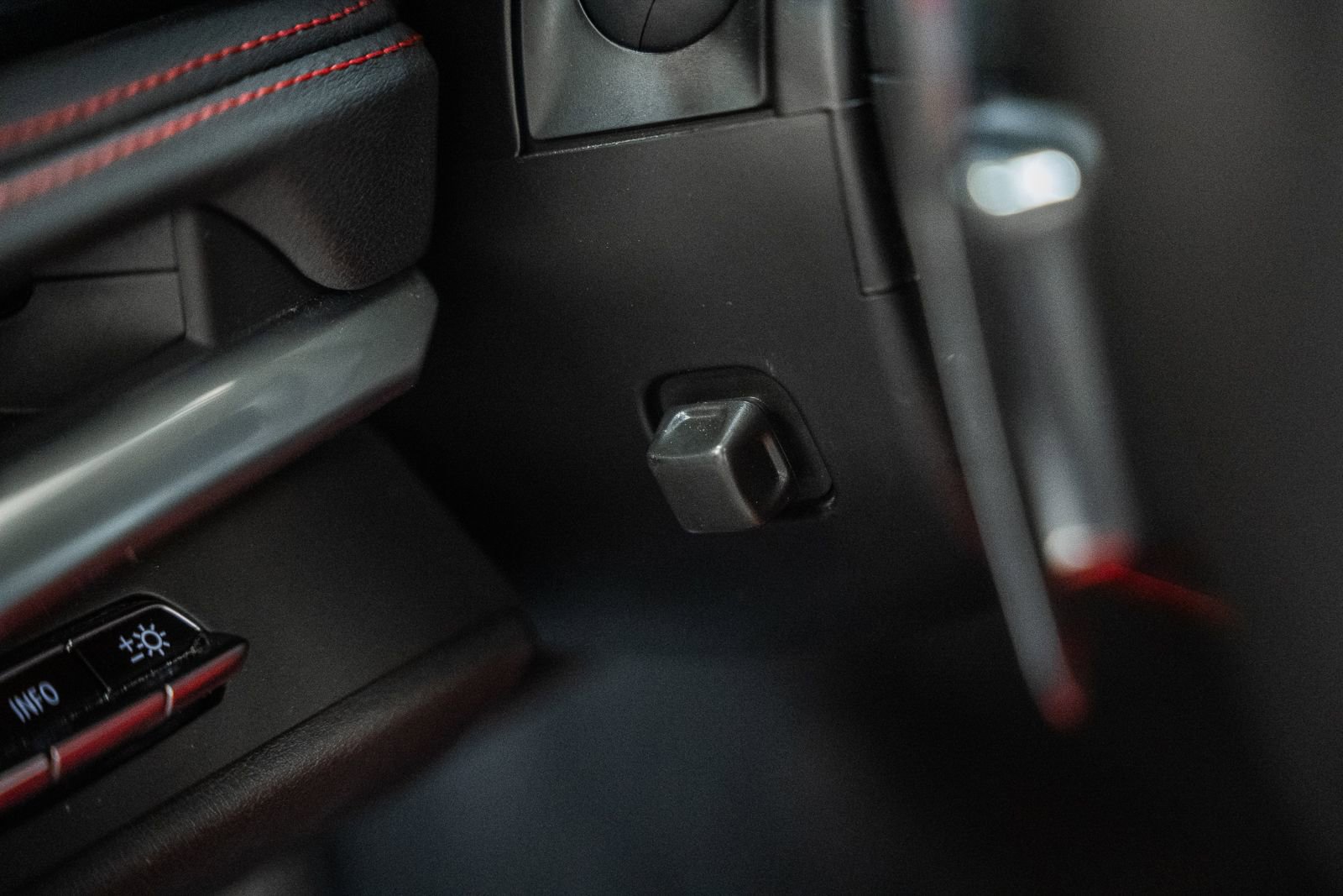 Used 2024 Chevrolet Corvette Stingray Preferred Conv w/ Z51 Performance Package image 47