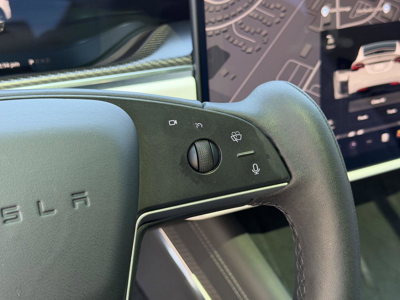 Used 2022 Tesla Model X Plaid image 18