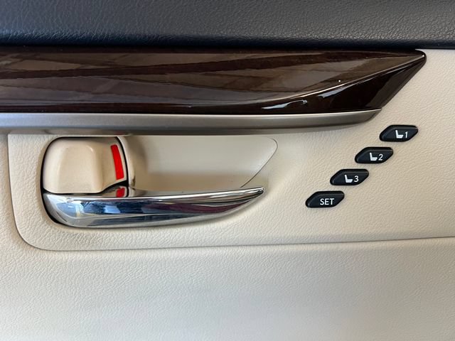 Used 2014 Lexus ES 350 w/ Luxury Package FWD image 28