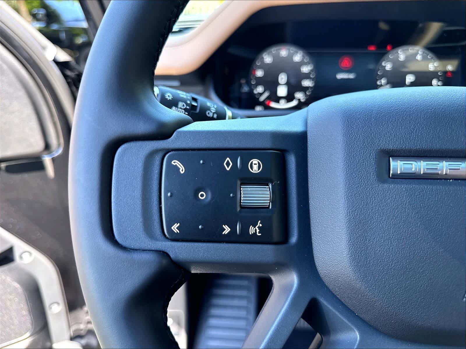 New 2026 Land Rover Defender 130 X-Dynamic SE AWD/4WD image 17