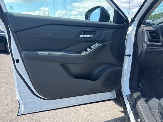New 2026 Nissan Rogue Dark Armor AWD/4WD image 12