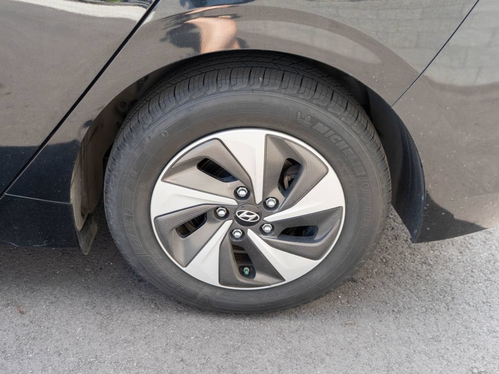 Used 2017 Hyundai Ioniq SEL FWD image 26