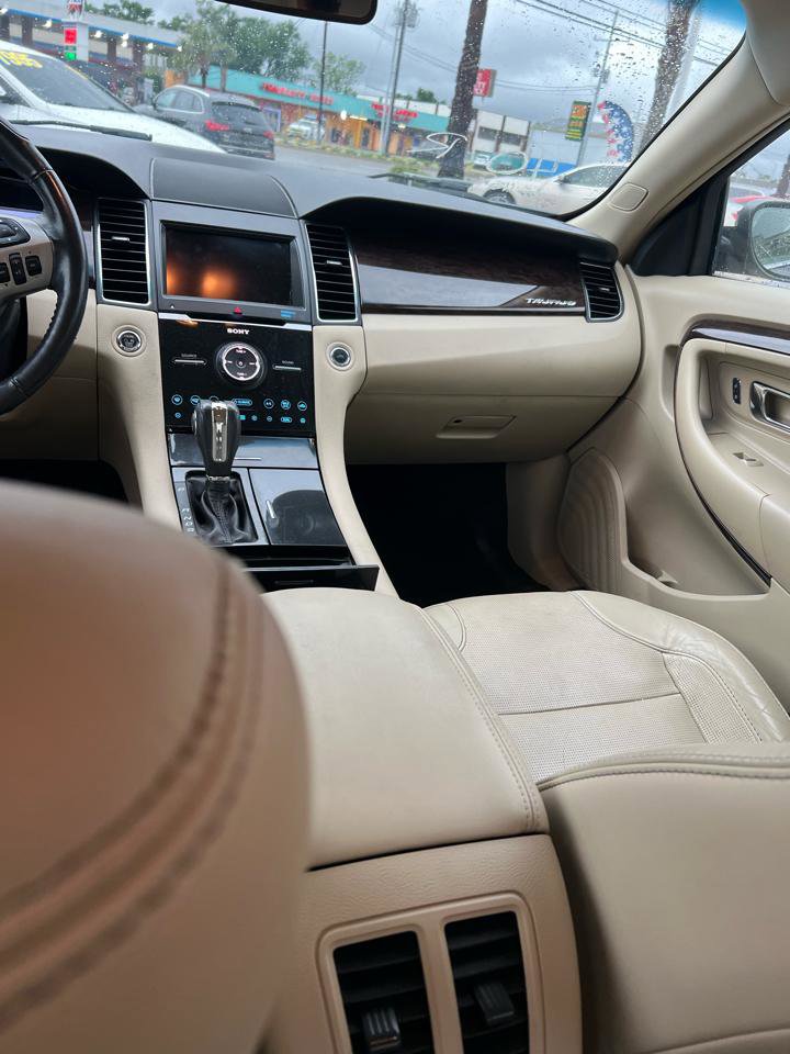 Used 2013 Ford Taurus Limited FWD image 9