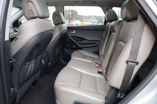 Used 2017 Hyundai Santa Fe FWD w/ SE Ultimate Tech Package 03 image 22