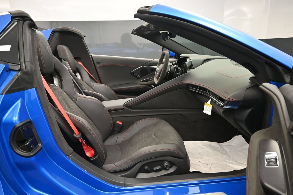 Used 2024 Chevrolet Corvette Stingray Premium Conv w/ Stealth Interior Trim Package RWD image 25