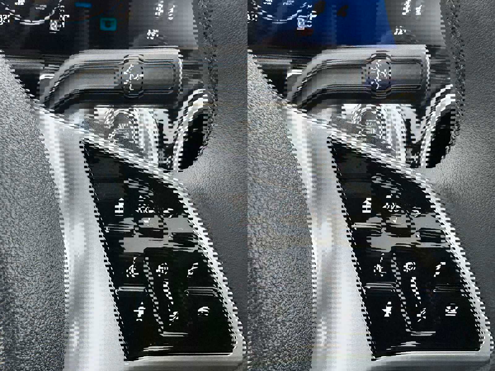 Used 2026 Mercedes-Benz GLB 250 4MATIC image 35