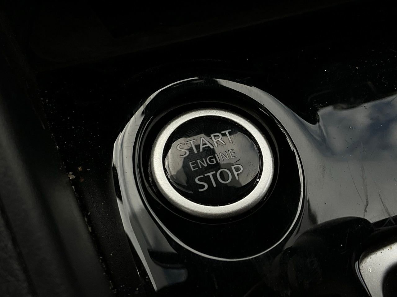 Used 2025 Nissan Versa SV image 22