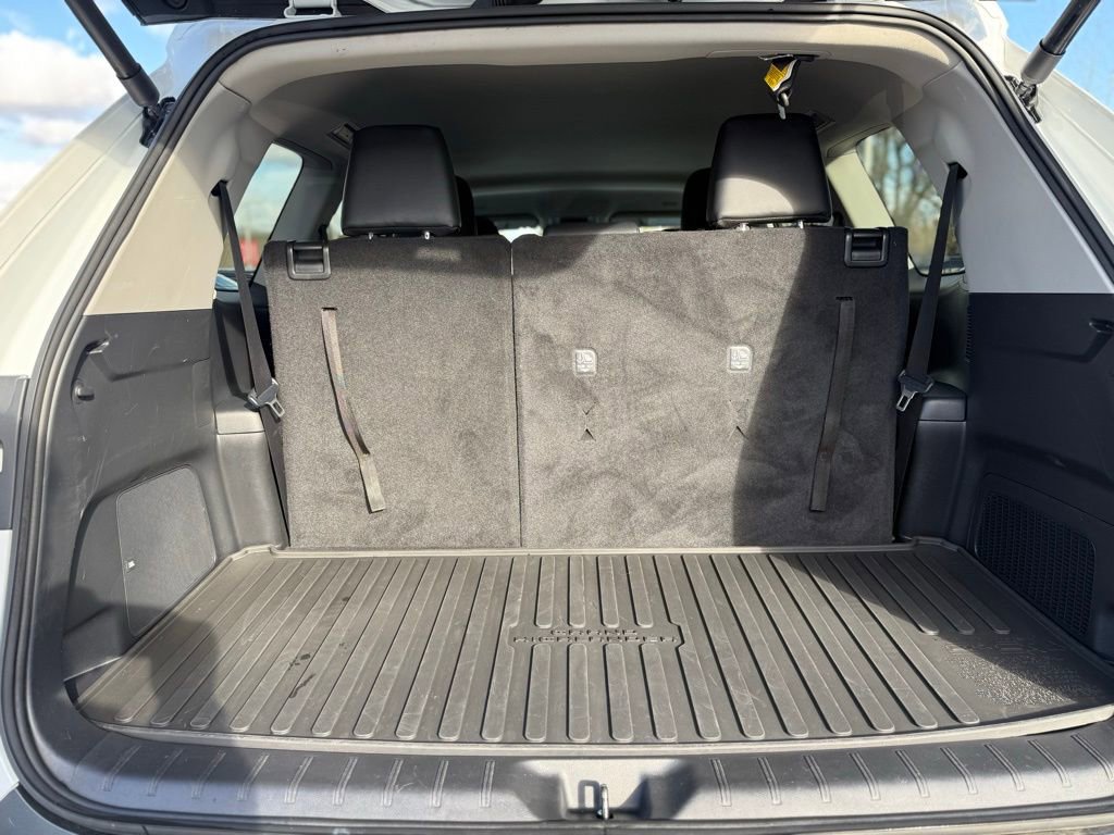 Used 2024 Toyota Grand Highlander Limited image 11