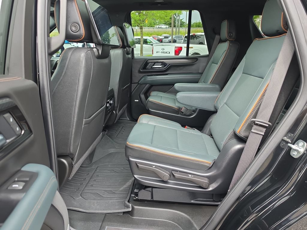 Certified 2025 GMC Yukon AT4 w/ AT4 Premium Plus Package AWD/4WD image 32