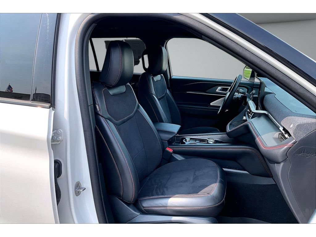 Used 2025 Ford Explorer ST AWD/4WD image 51