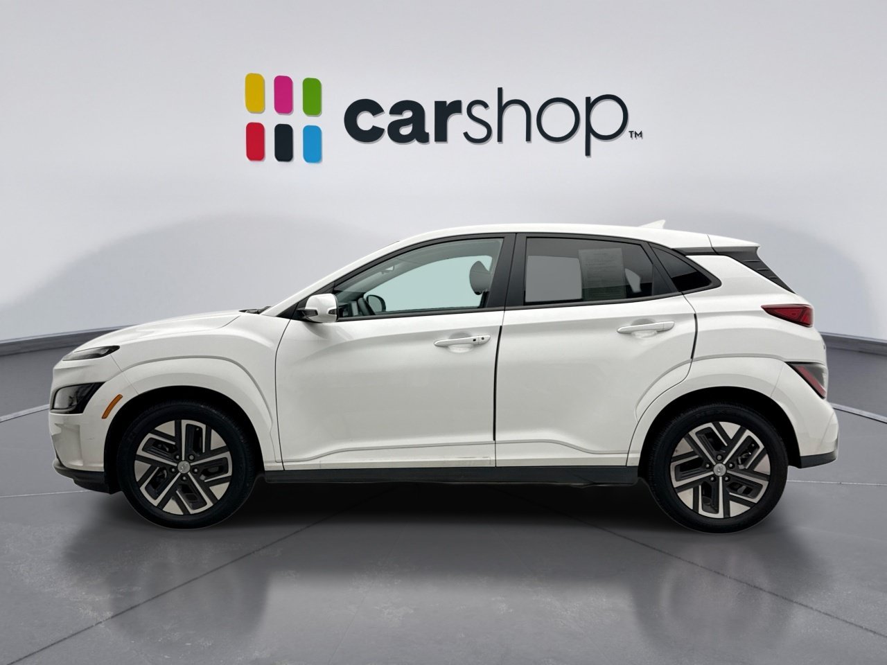 Used 2023 Hyundai Kona SE FWD image 2