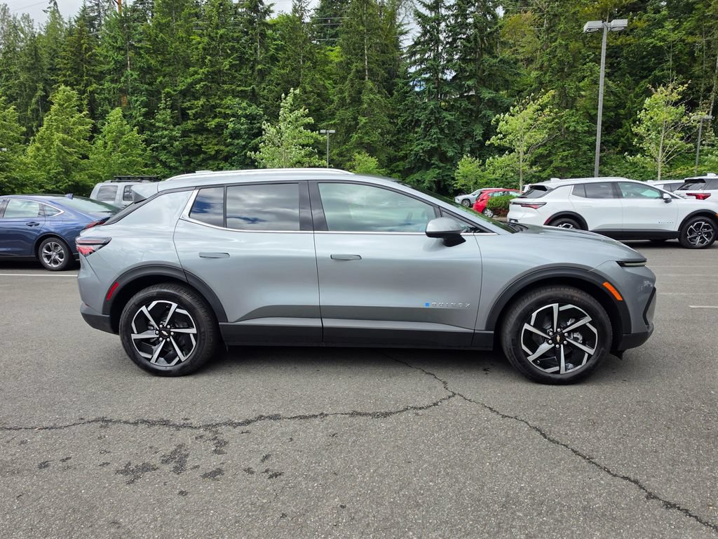 New 2026 Chevrolet Equinox EV LT AWD/4WD image 6