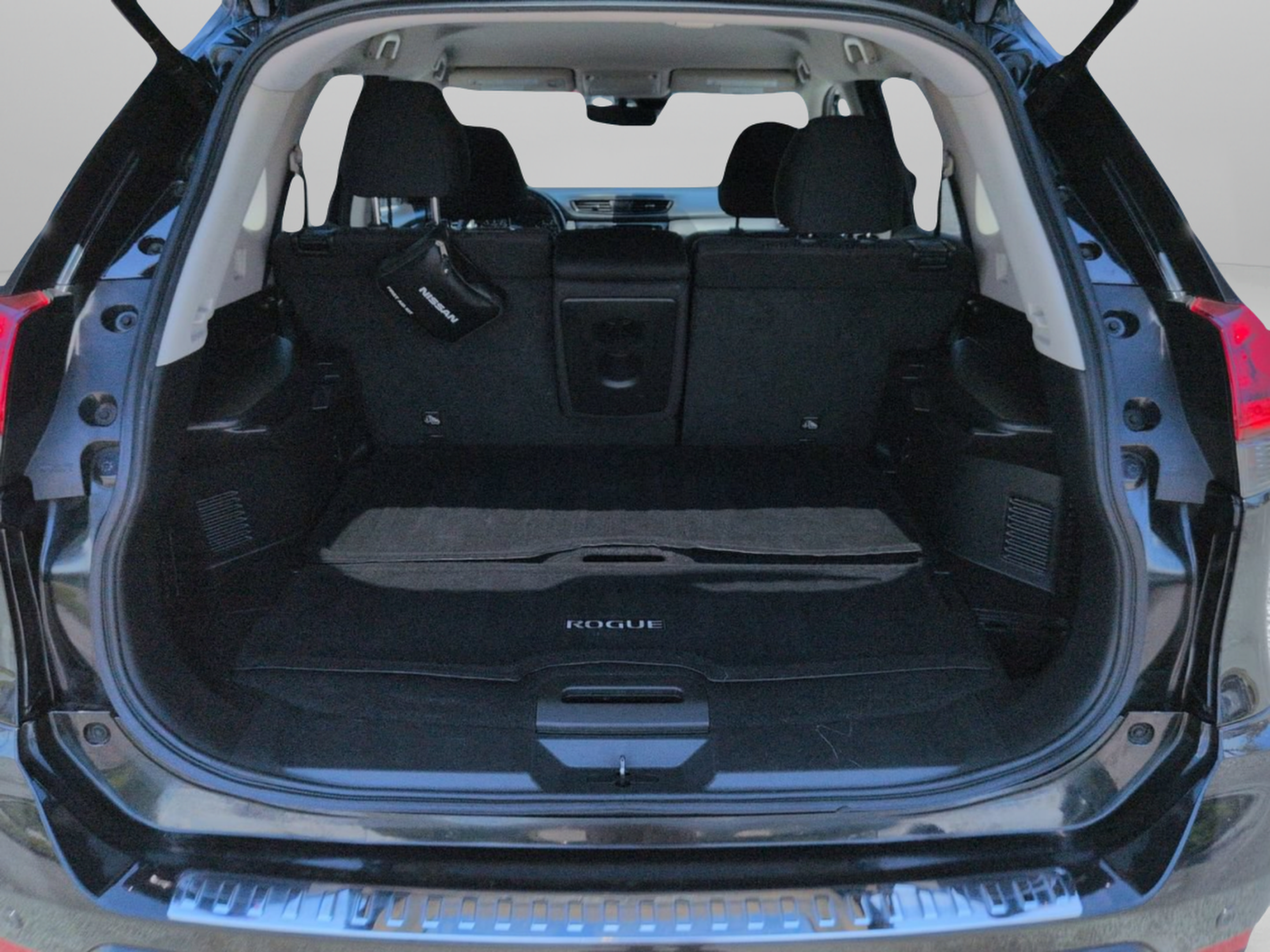Used 2020 Nissan Rogue SV FWD image 17