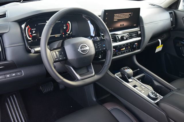 New 2026 Nissan Pathfinder Platinum w/ Cargo Package AWD/4WD image 12
