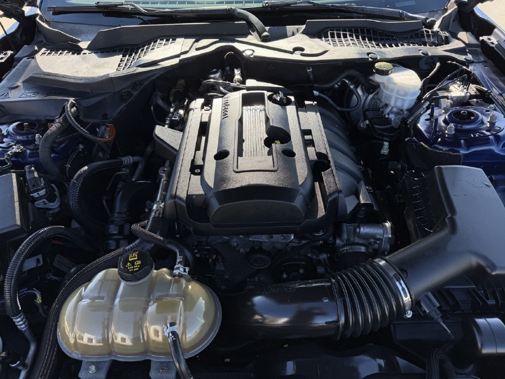 Used 2018 Ford Mustang Coupe w/ Equipment Group 101A RWD image 26
