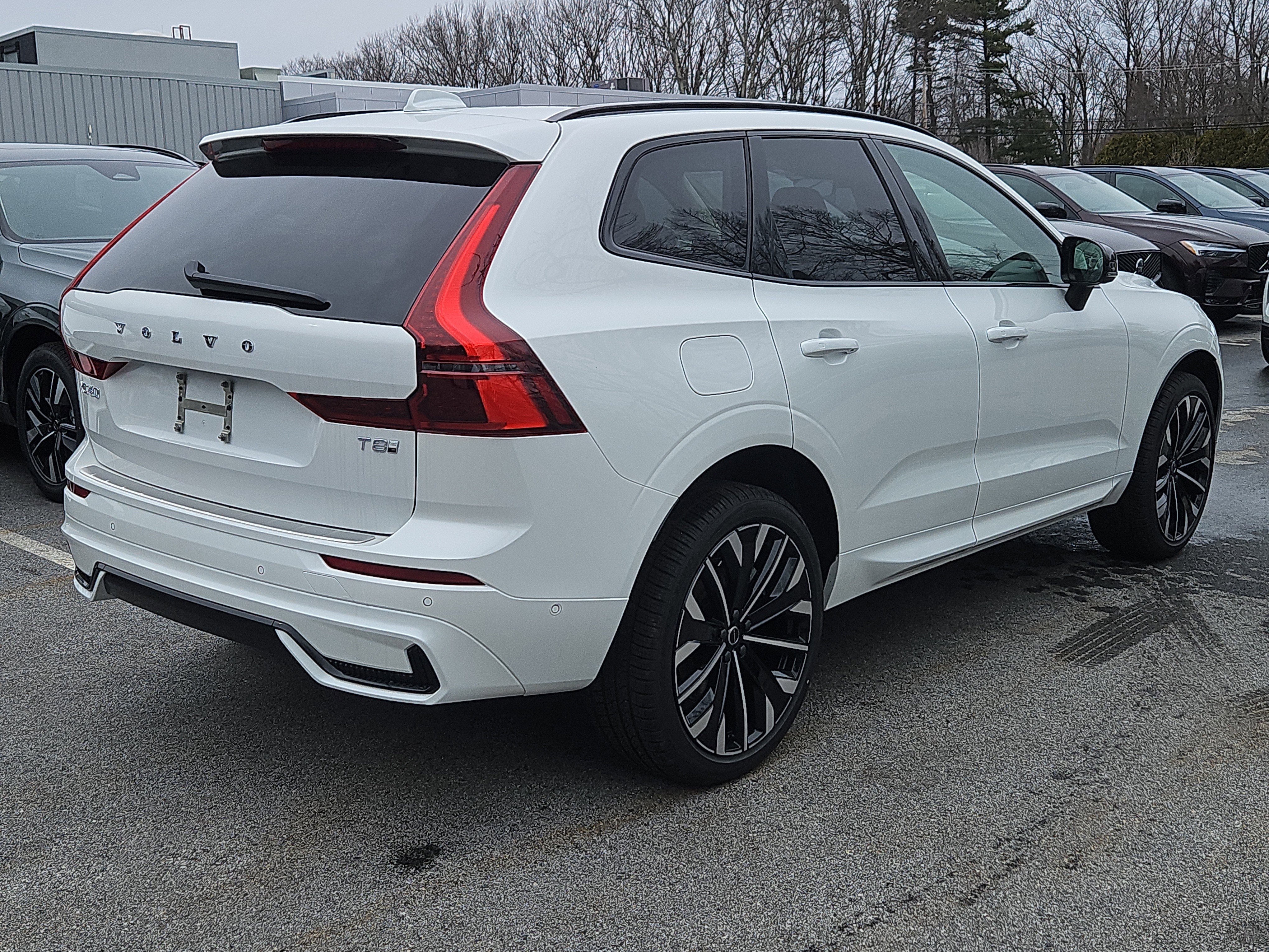 New 2026 Volvo XC60 T8 Ultra w/ Protection Package Premier image 2
