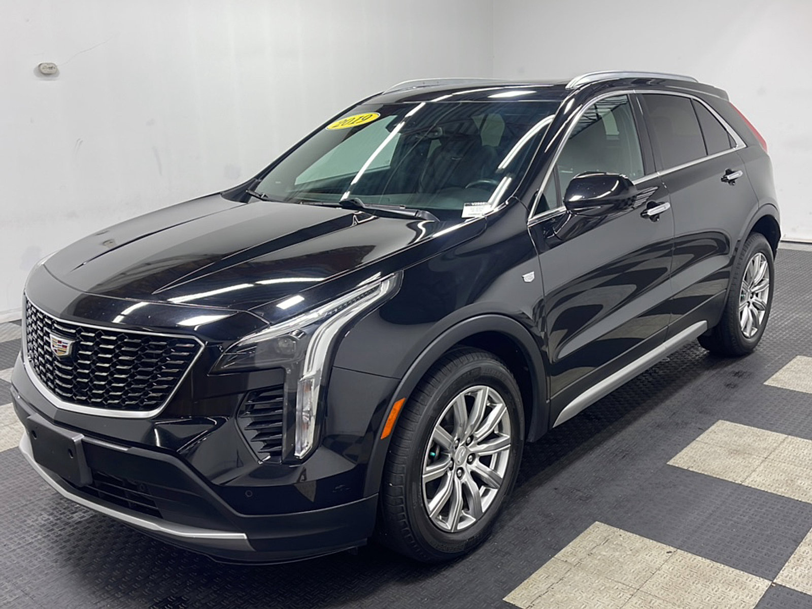 Used 2019 Cadillac XT4 Premium Luxury AWD/4WD image 1