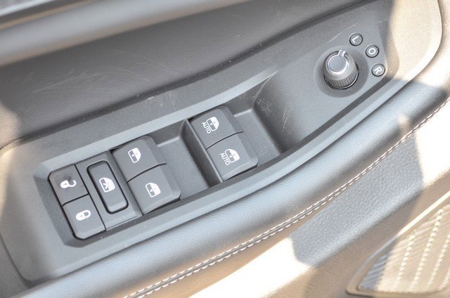 New 2025 Jeep Grand Cherokee L Laredo w/ Luxury Tech Group I image 13