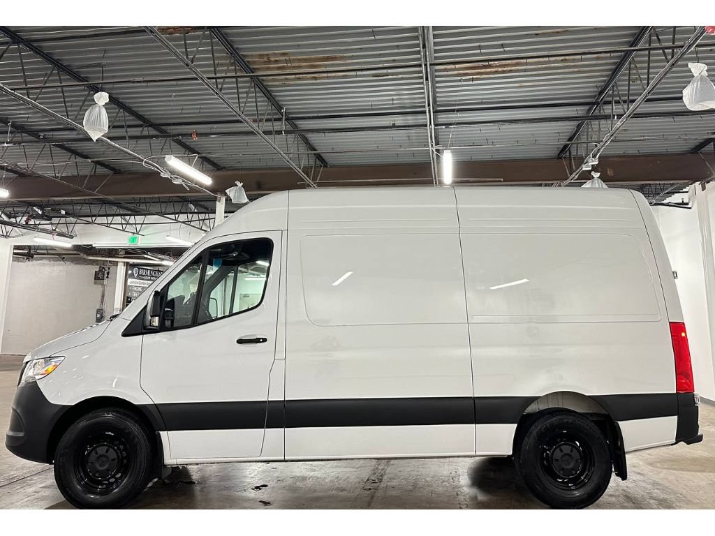 Used 2024 Mercedes-Benz Sprinter 2500 image 9