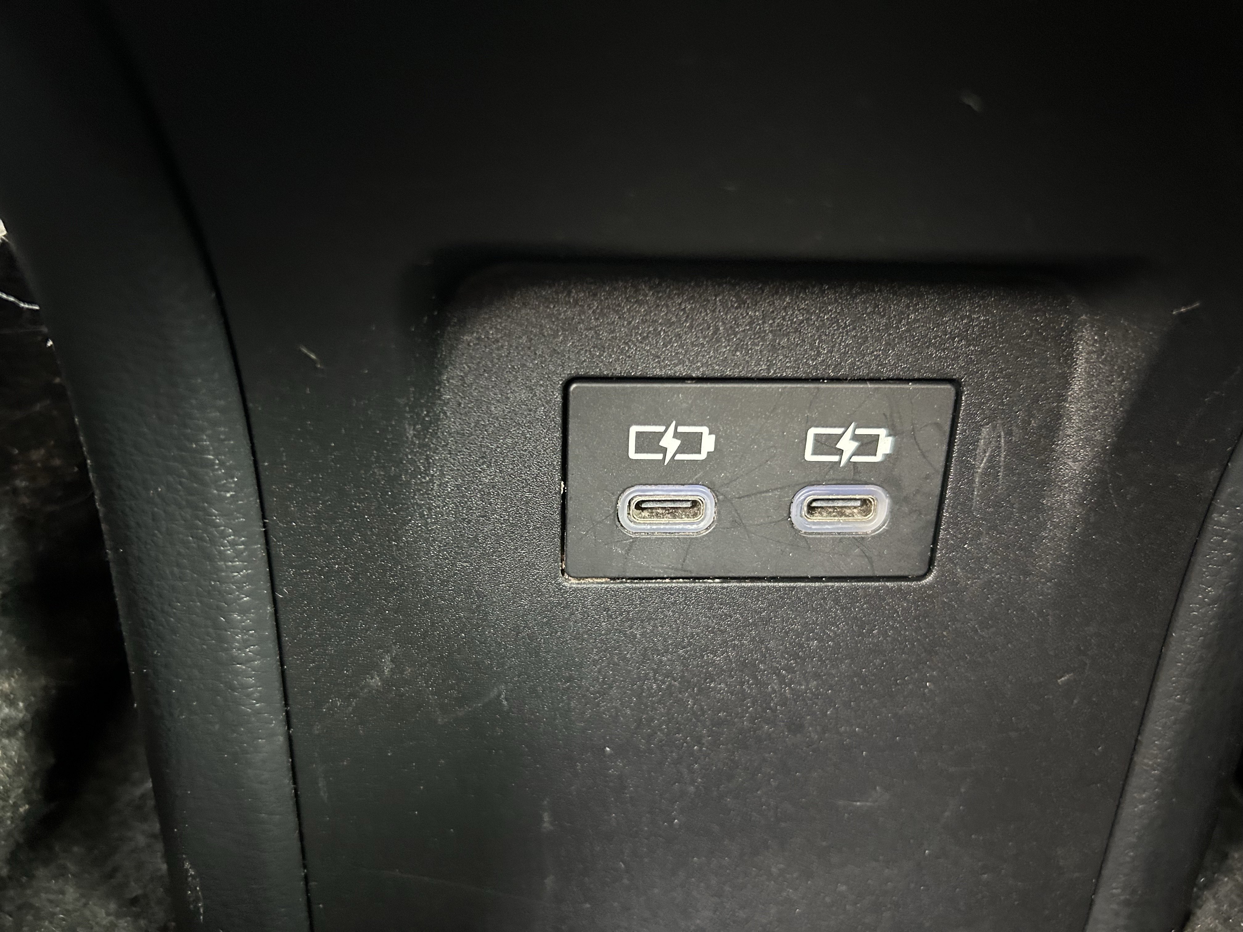 Used 2024 Toyota Prius LE FWD image 16