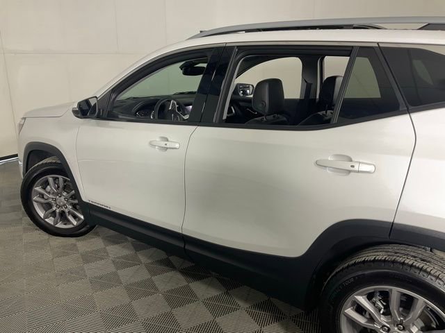 Used 2024 GMC Terrain SLT w/ Infotainment Package II image 39