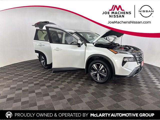 Used 2024 Nissan Rogue SL w/ SL Premium Package image 12