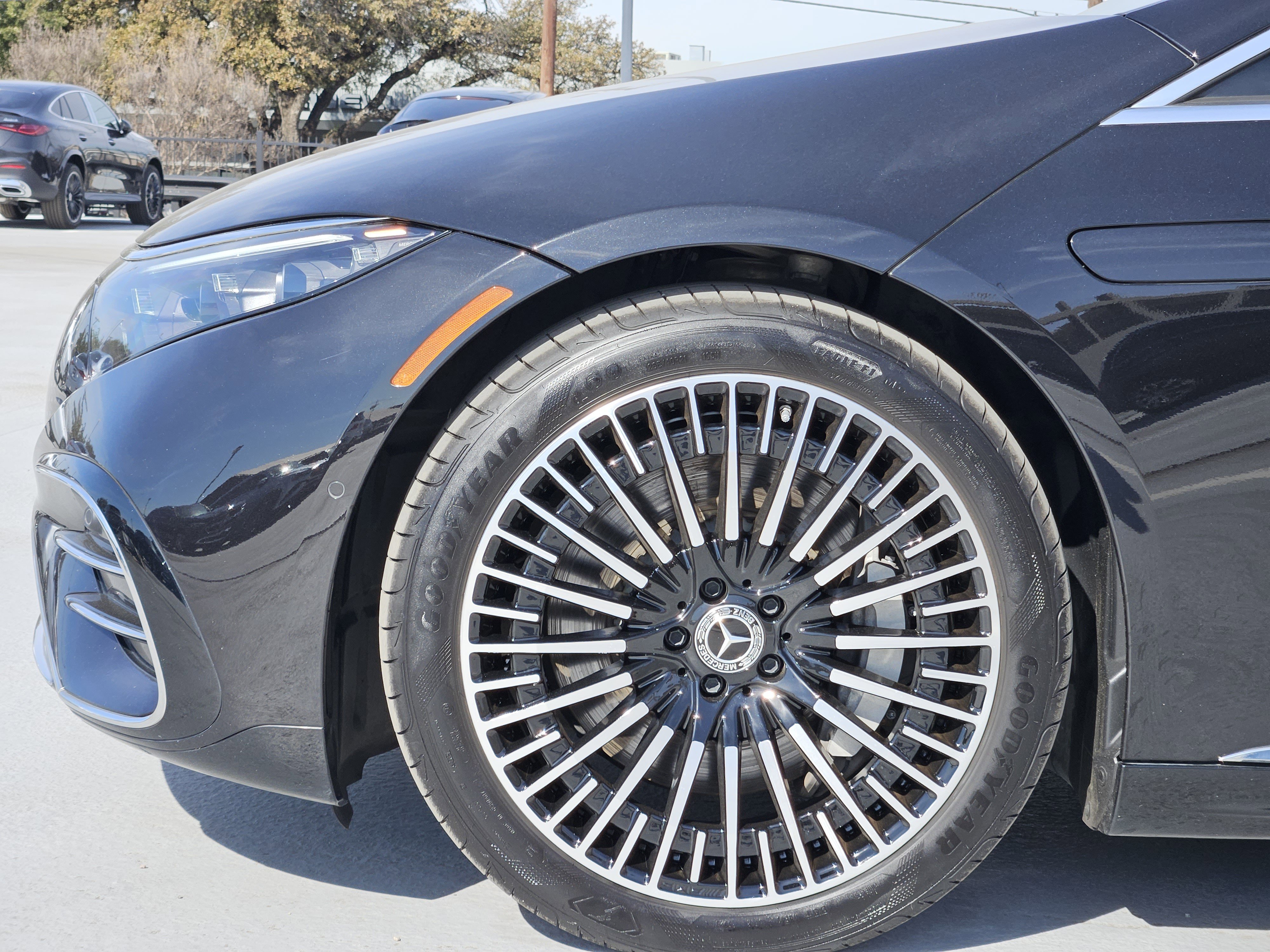 Used 2023 Mercedes-Benz EQS 580 4MATIC Sedan image 11