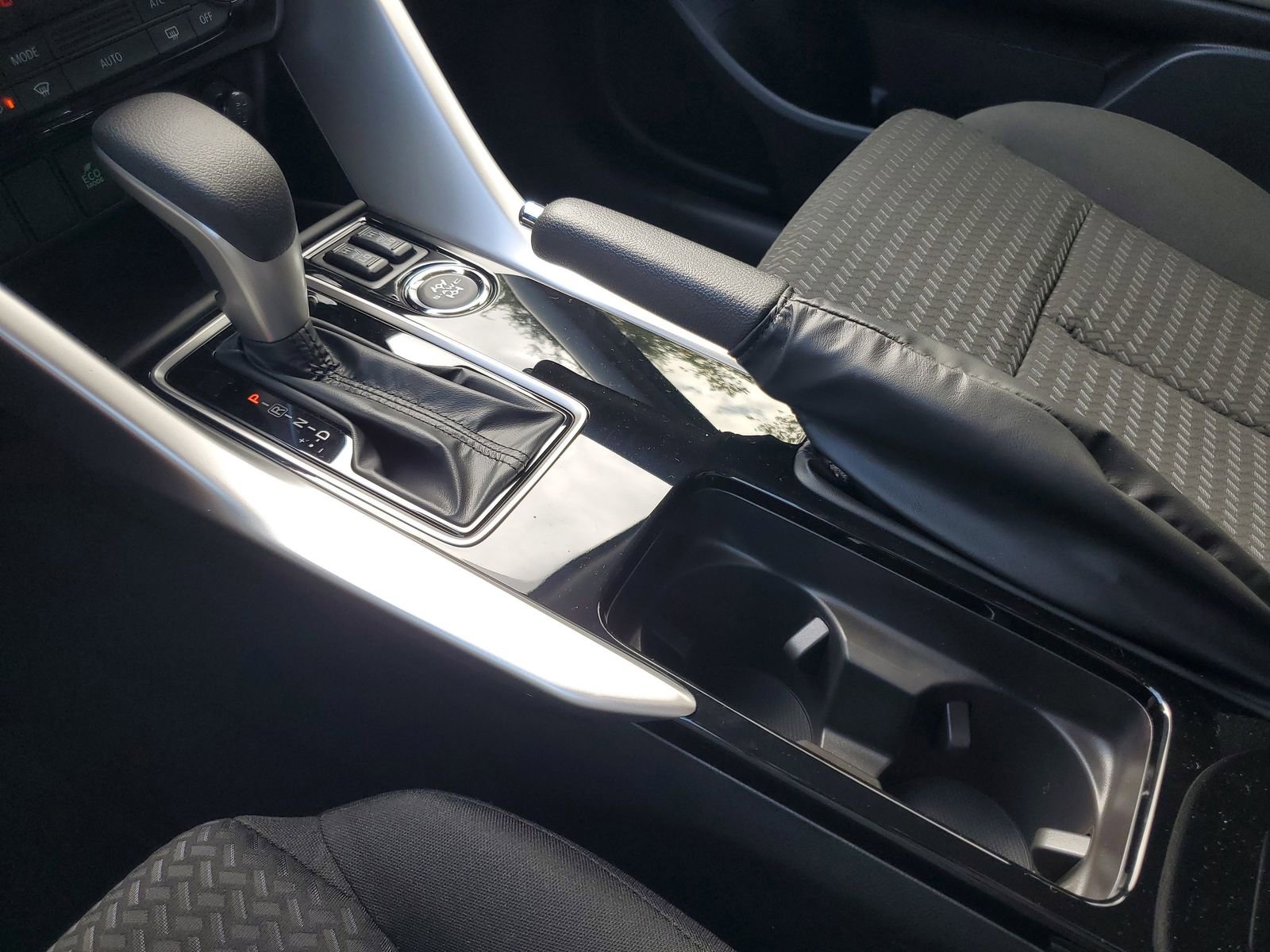 New 2026 Mitsubishi Eclipse Cross LE AWD/4WD image 18