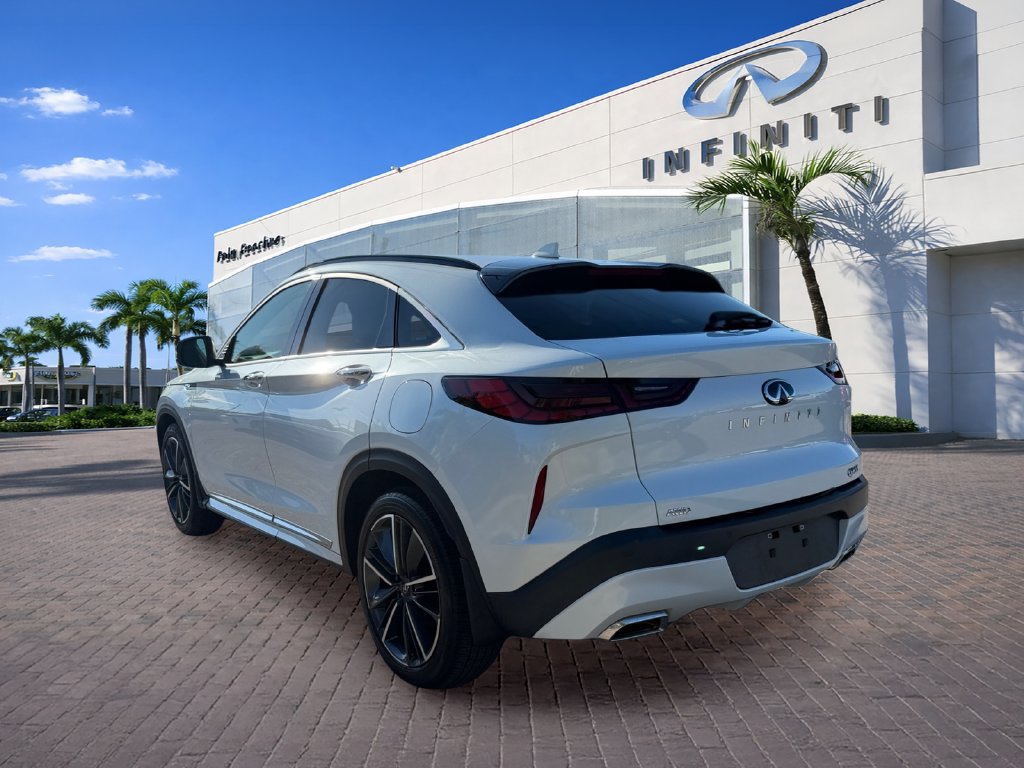 Used 2024 INFINITI QX55 Luxe w/ Accent Package AWD/4WD image 3